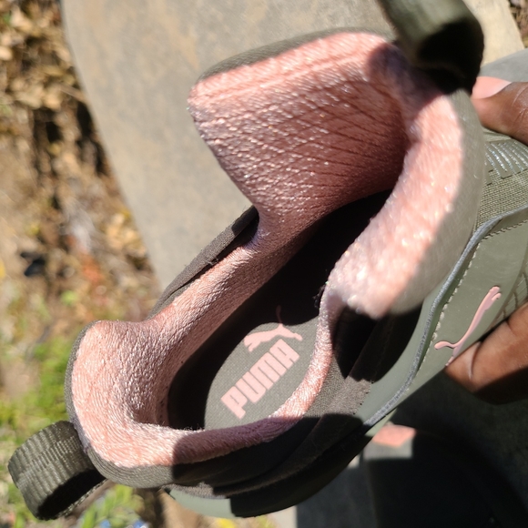Puma Fierce in Olive/Pink 6.5 - Picture 4 of 10